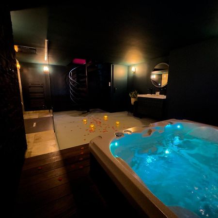 Mieuxqualhotel jacuzzi privatif Le carré Burdeos Exterior foto