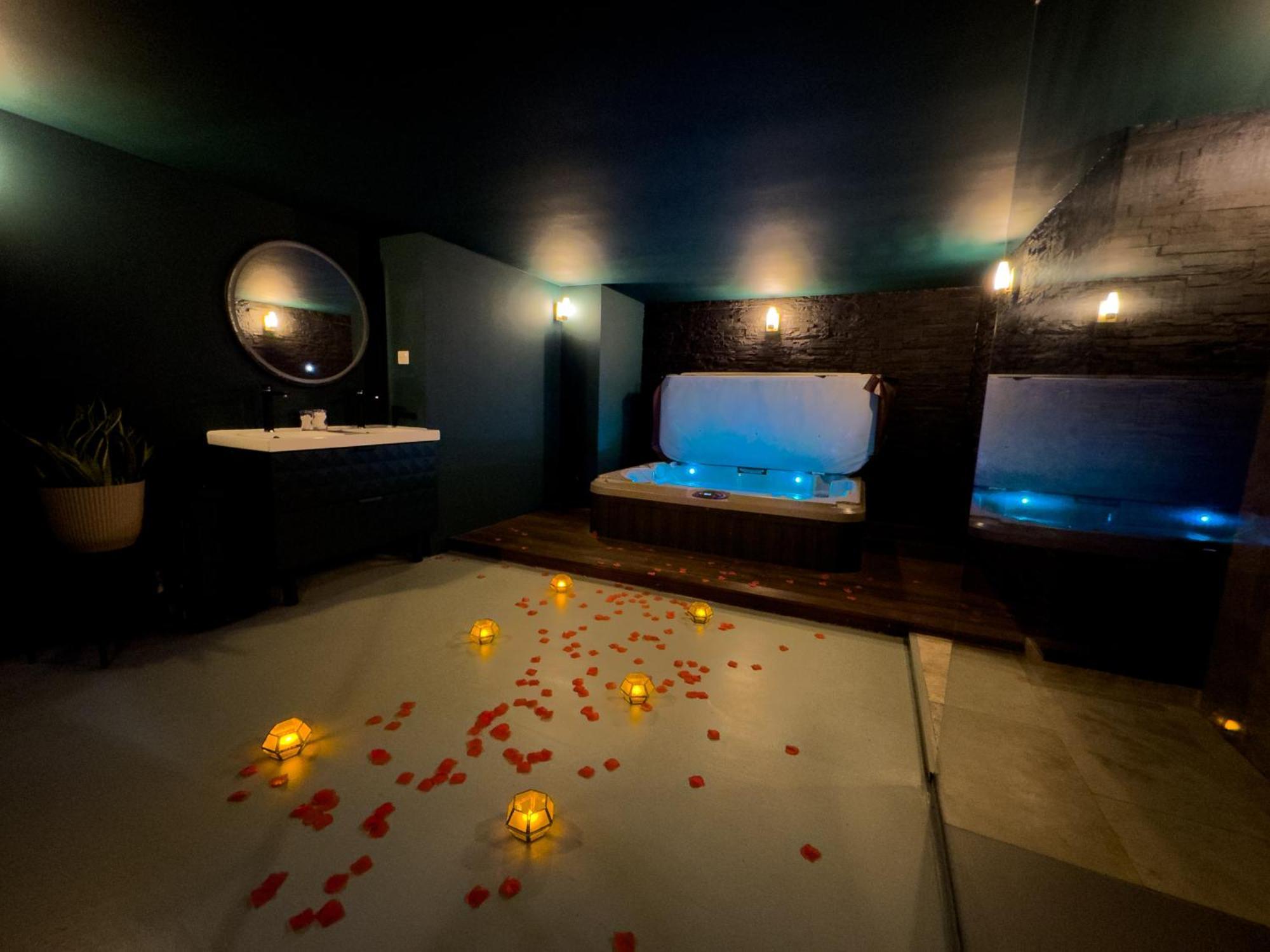 Mieuxqualhotel jacuzzi privatif Le carré Burdeos Exterior foto