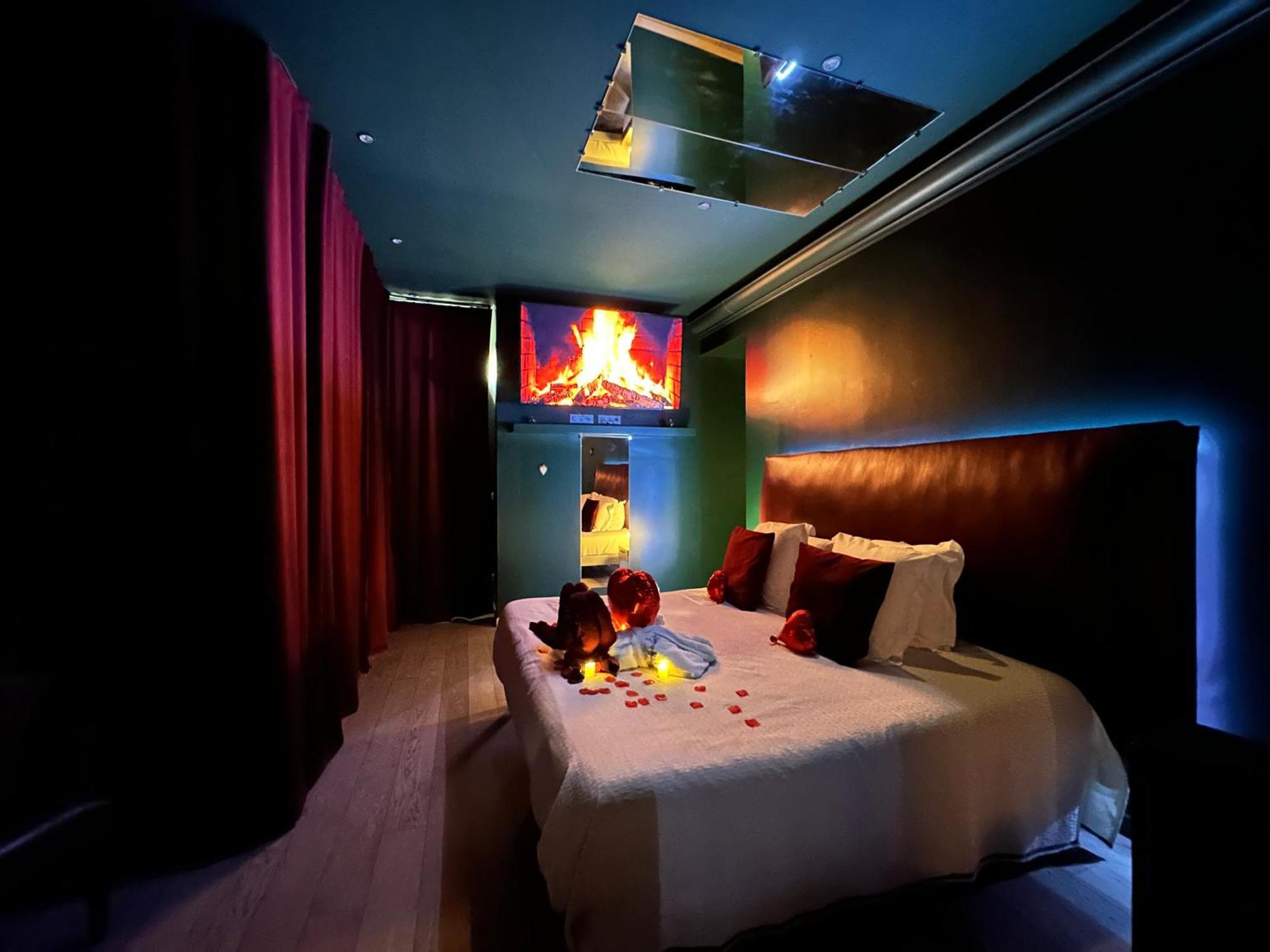 Mieuxqualhotel jacuzzi privatif Le carré Burdeos Exterior foto